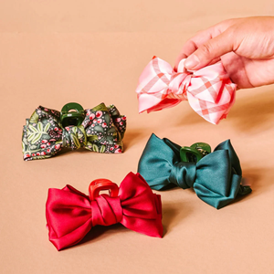 The Darling Effect - Mini Satin Bow Claw Clip